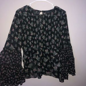 American eagle flowy shirt